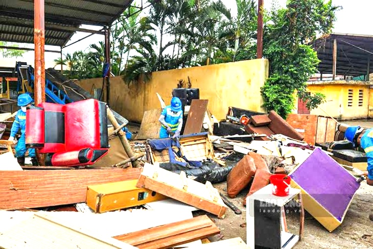 Xe chở rác thải công nghiệp thông thường