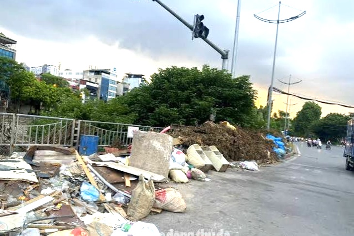 Xe thu gom rác thải cho công trình tại Đà Nẵng