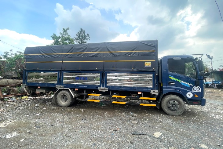 Xe tải thùng kín chở hàng dễ vỡ tại TPHCM