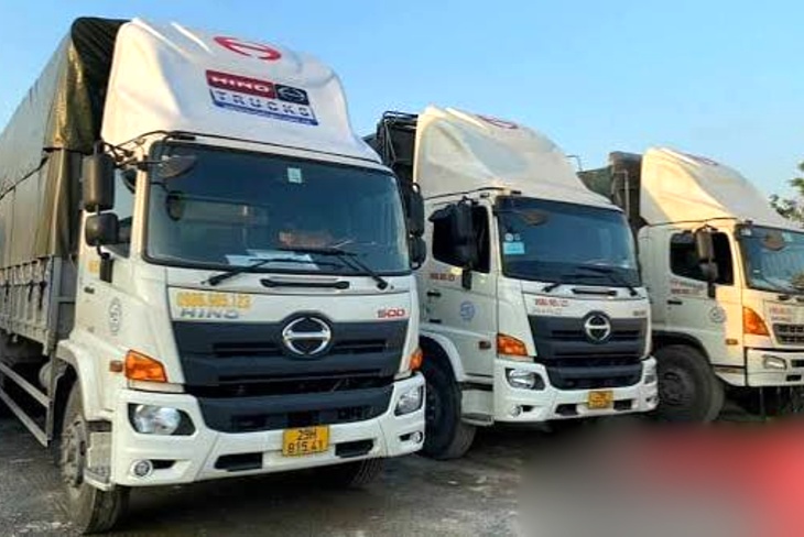 Xe tải chở hàng cồng kềnh 8 tấn