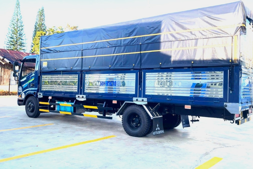 Xe tải chở h&agrave;ng gấp trong ng&agrave;y tại nội th&agrave;nh TPHCM