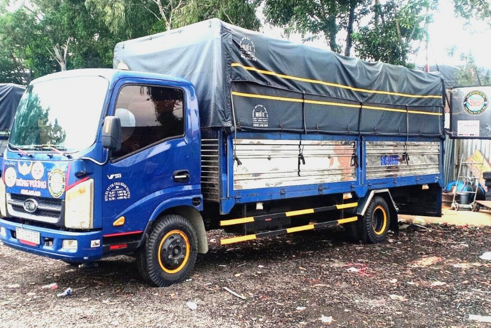 Xe tải van 2.5 tấn giao hàng nhanh trong thành phố Đà Nẵng