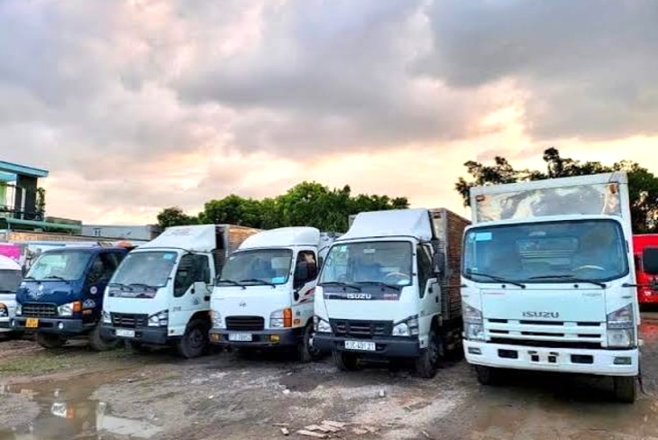 Xe tải 6m có bàn nâng hạ tại Gò Vấp