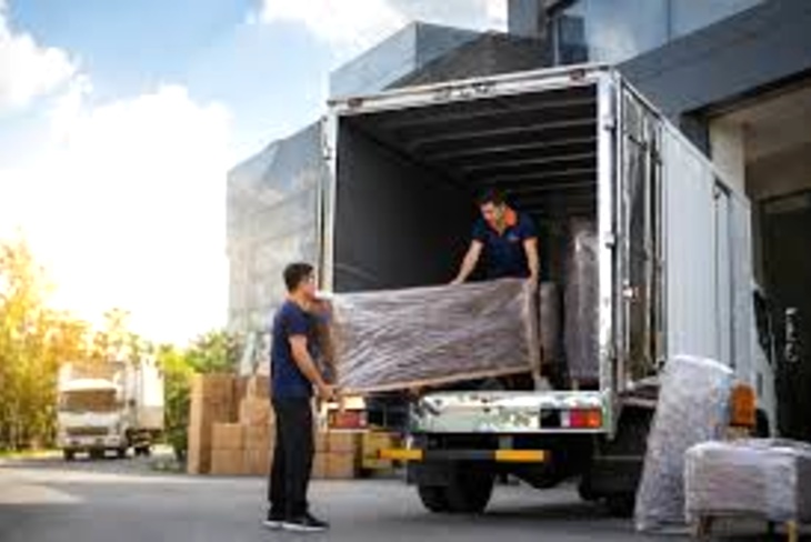 Xe tải 8 tấn Hà Nội Đà Nẵng chờ nhận hàng